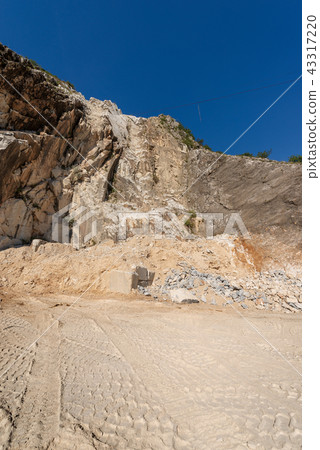 Quarry of white Carrara Marble - Apuan Alps Italy 43317220