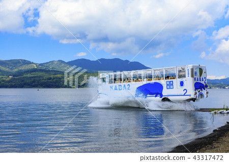 Lake Yamanaka Lake Yamanaka 43317472