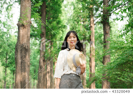 年輕的女人 年輕的女人 43320049