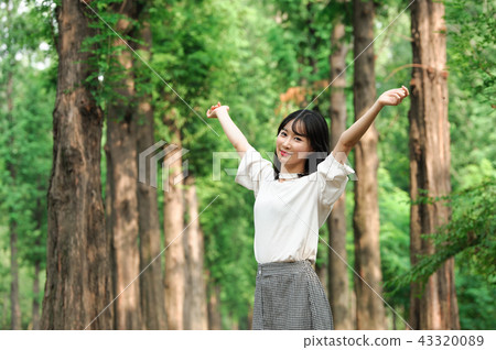 年輕的女人 43320089