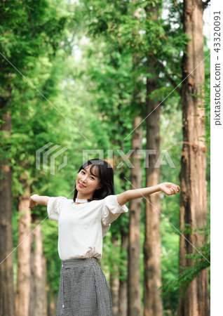 年輕的女人 43320091