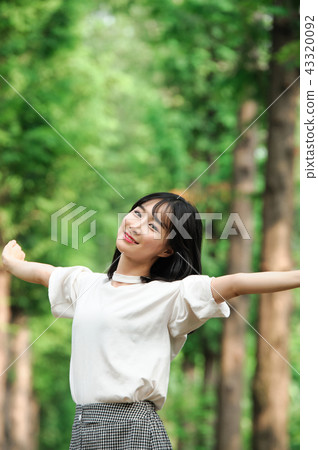 年輕的女人 43320092