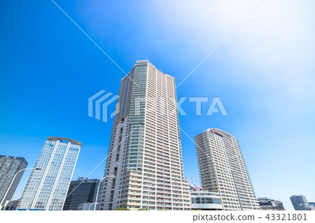 與塔公寓的都市風景 43321801