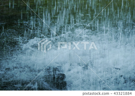 大雨 43321884