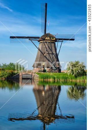 Windmills at Kinderdijk in Holland. Netherlands Windmills at Kinderdijk in Holland. Netherlands 43321935