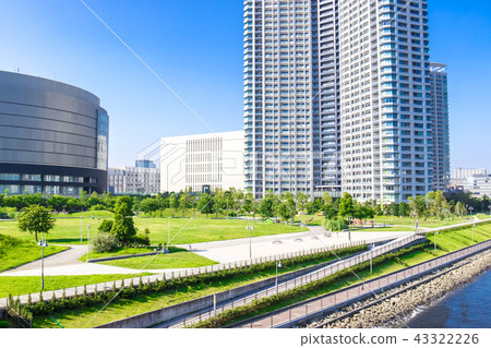 與塔公寓的都市風景 與塔公寓的都市風景 43322226