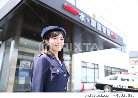 policewoman 43323083