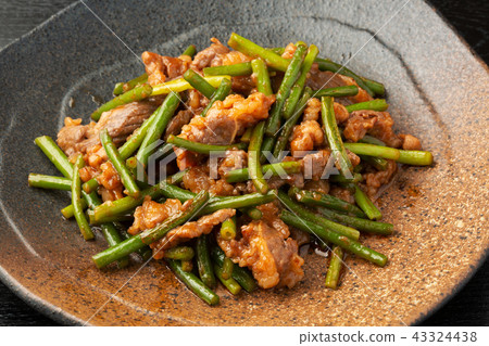 Roasted garlic sprouts Roasted garlic sprouts 43324438