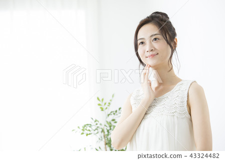 Beauty image · young woman Beauty image · young woman 43324482