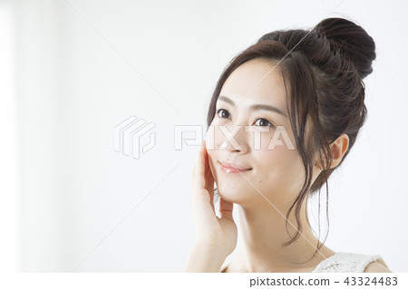 Beauty image · young woman Beauty image · young woman 43324483
