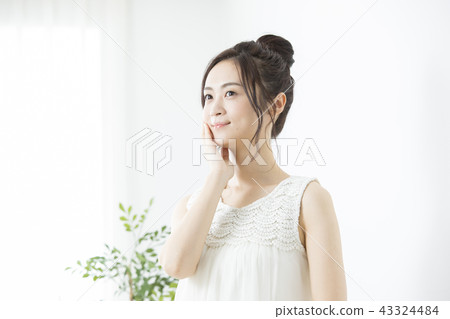 Beauty image · young woman Beauty image · young woman 43324484