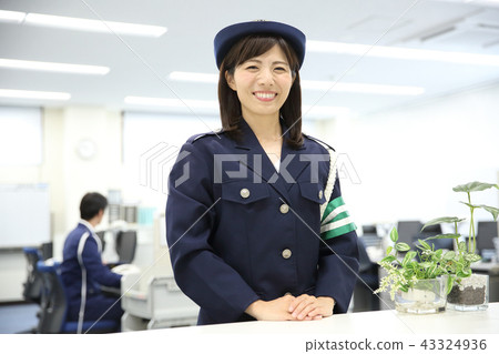 一位女警官 一位女警官 43324936