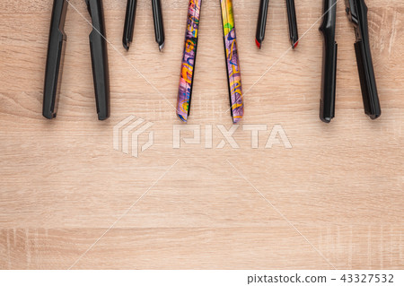 line of hair straighteners 43327532