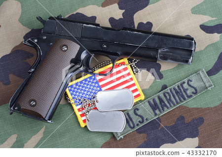 US MARINES branch tape M1911 handgun with dog tags 43332170