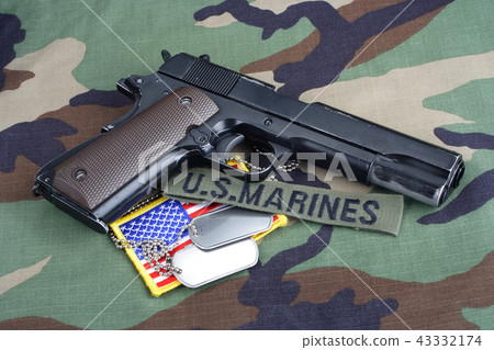 US MARINES branch tape M1911 handgun with dog tags 43332174