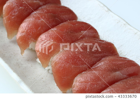 Yellowfin tuna sushi Yellowfin tuna sushi 43333670