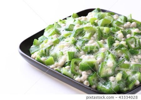 Okra with stir-fry Okra with stir-fry 43334028