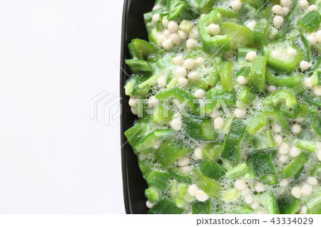 Okra with stir-fry 43334029