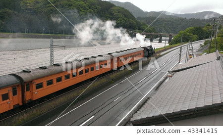 Oi River Shindo 10 at the suspension bridge in Shioto Oi River Shindo 10 at the suspension bridge in Shioto 43341415