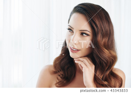 Pretty brunette Pretty brunette 43343833