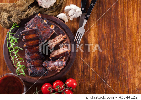 Spicy barbecued pork ribs Spicy barbecued pork ribs 43344122