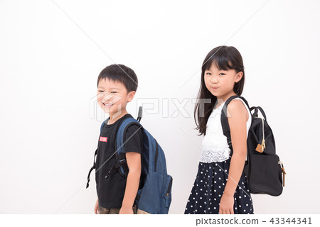 背包的孩子 背包的孩子 43344341