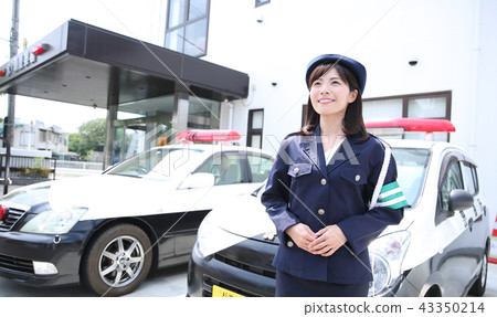 policewoman policewoman 43350214