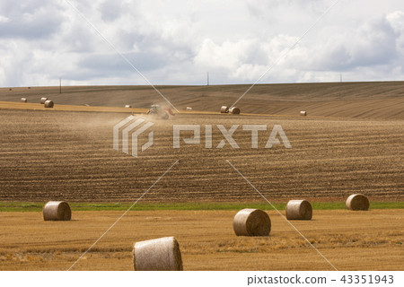 Tractor Straw Bales France 43351943