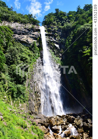 Kumano Nachi Taisha Nachi Otaki (Wakayama Prefecture Tohaku-gun Nachi Katsuura Town) Kumano Nachi Taisha Nachi Otaki (Wakayama Prefecture Tohaku-gun Nachi Katsuura Town) 43352109