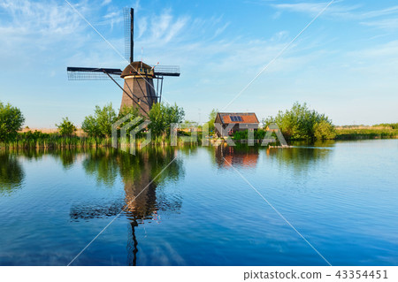 Windmills at Kinderdijk in Holland. Netherlands Windmills at Kinderdijk in Holland. Netherlands 43354451