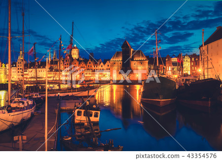 embankment of Motlawa in Gdansk 43354576