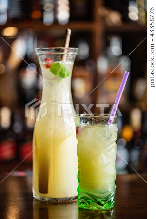 cocktail in the bar 43358776