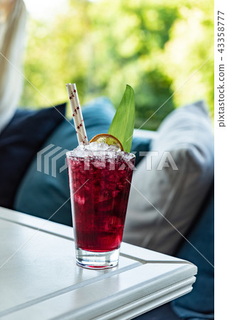 summer cold cocktail 43358777