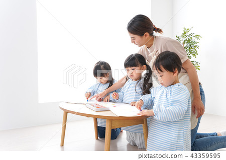 Nursery teachers and children Nursery teachers and children 43359595