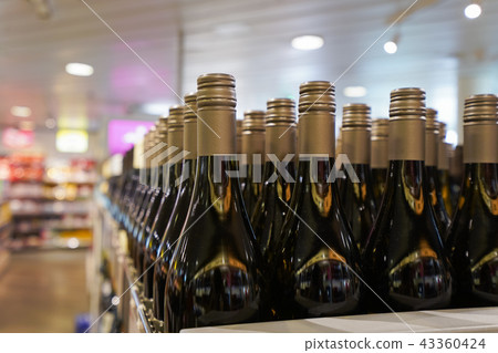 Liquor shop, liquor store Liquor shop, liquor store 43360424