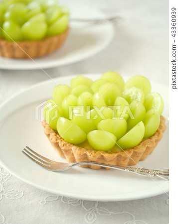 Shine Muscat tart pair plate version 43360939