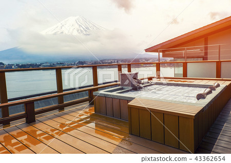 Japanese open air onsen 43362654