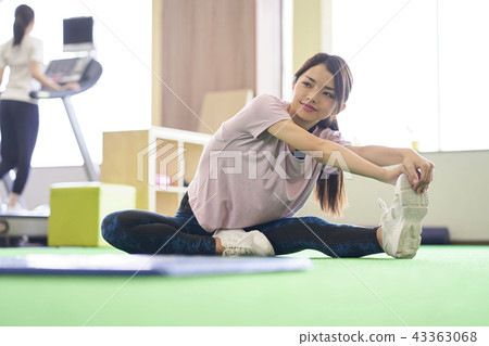 Stretching flexibility gym woman 43363068
