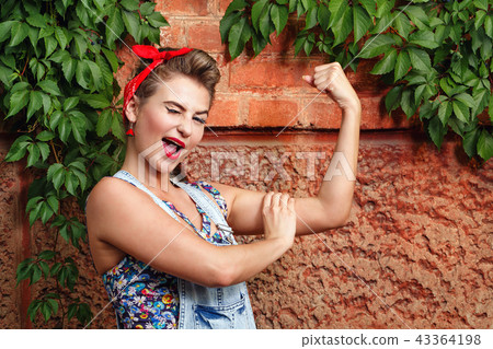 Pin-up girl Pin-up girl 43364198