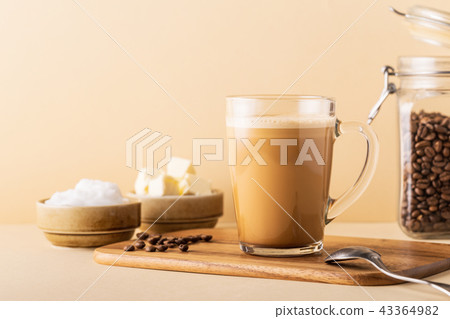 Bulletproof coffee, blended with organic butter  43364982