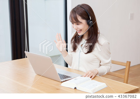 young woman young woman 43367082