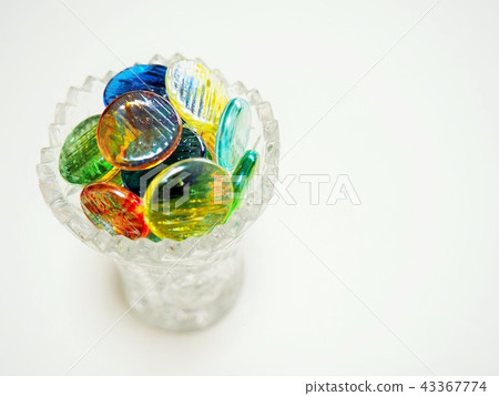 A colorful picture in a mini vase taken from above 43367774