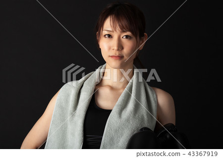 Female fighter doing boxer size Female fighter doing boxer size 43367919