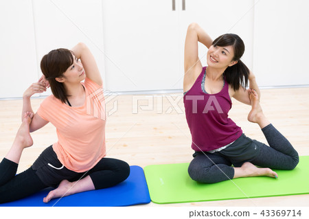 Yoga lessons yoga classroom 43369714