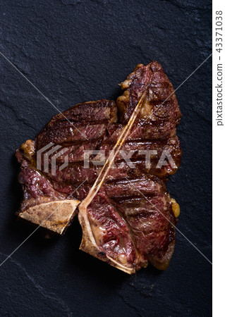 Grilled beef porterhouse steak Grilled beef porterhouse steak 43371038