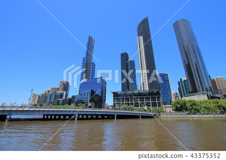 亞拉河上的女王大橋 43375352