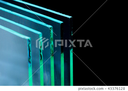 Sheets of Factory manufacturing tempered clear float glass panels cut to size 43376128