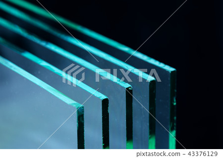 Sheets of Factory manufacturing tempered clear float glass panels cut to size 43376129