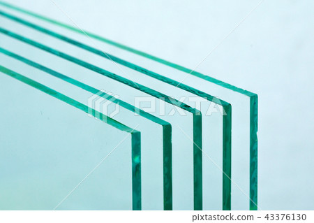 Sheets of Factory manufacturing tempered clear float glass panels cut to size 43376130