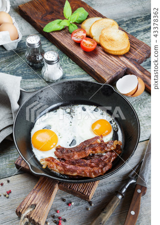 Breakfast in a rustic style Breakfast in a rustic style 43378362